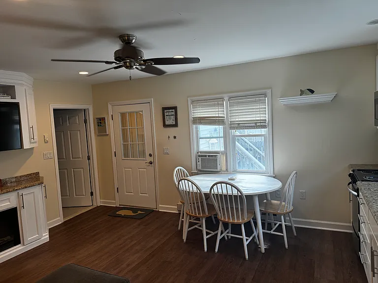 2708 Long Beach Blvd #2 — Photo 13