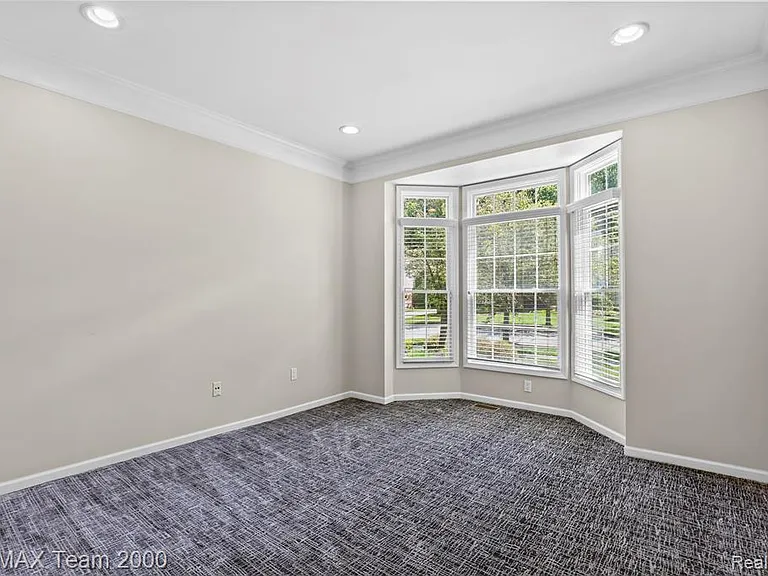 1248 Lasalle Rd — Photo 39