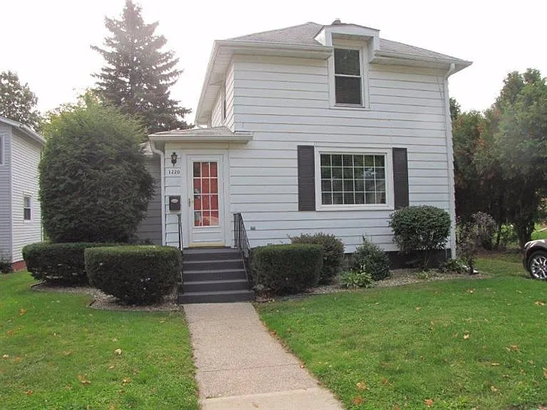 1220 Illinois Ave photo 1