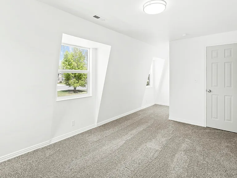 1630 E Ridgemark Dr — Photo 13