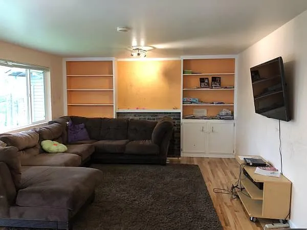 12917 SE 69th Pl #1 — Photo 3