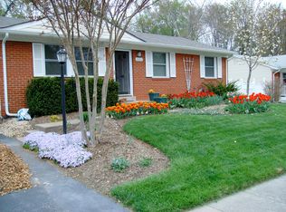 13212 Hawthorn Ln, Woodbridge, VA 22193