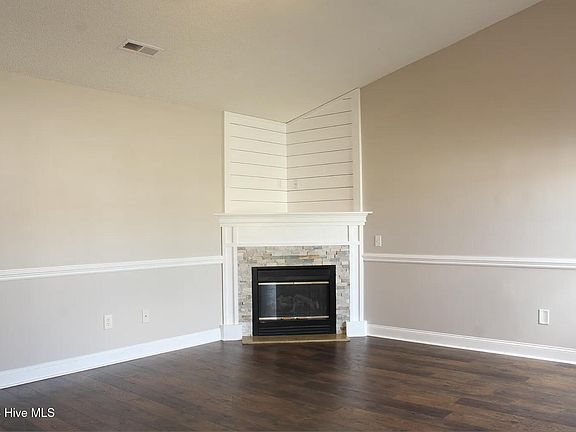 5th image of 2304 Saddleback Dr #A