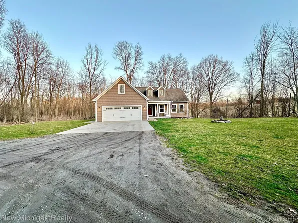 11700 Hidden Valley Trl, Holly, MI 48442