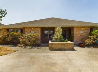 2330 Pronghorn Ln, College Station, TX 77845