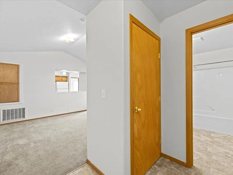 2 bed, 2.0 bath, 938 sqft, $1,450 — Photo 2