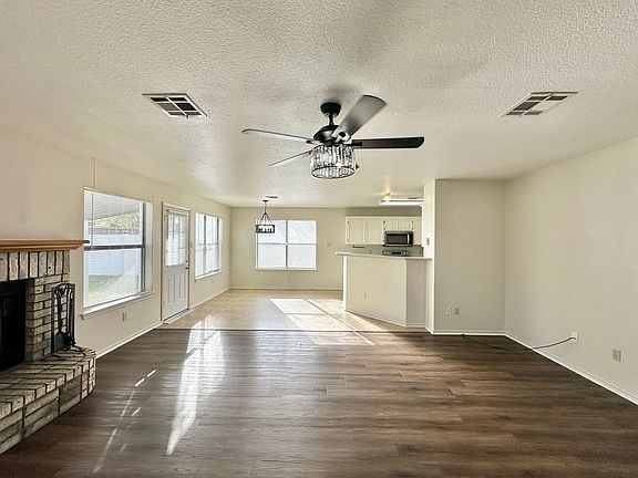 4th image of 606 Bowen Ave