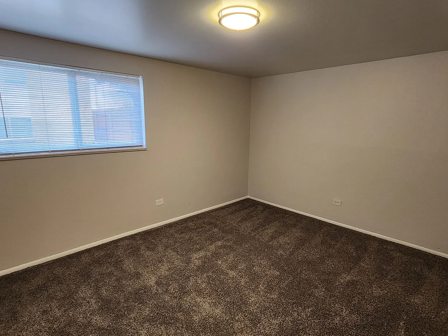 2 bed, 879 sqft, $1,300 — Photo 4