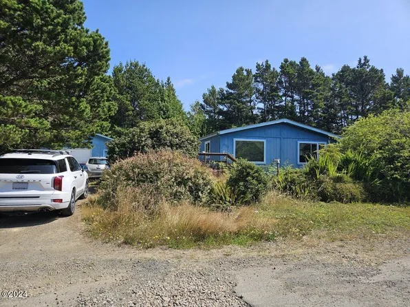 3740 Sea Mist Ave, Depoe Bay, OR 97341