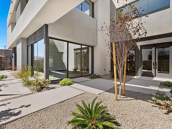 3rd image of 36 Rainbow Point Pl