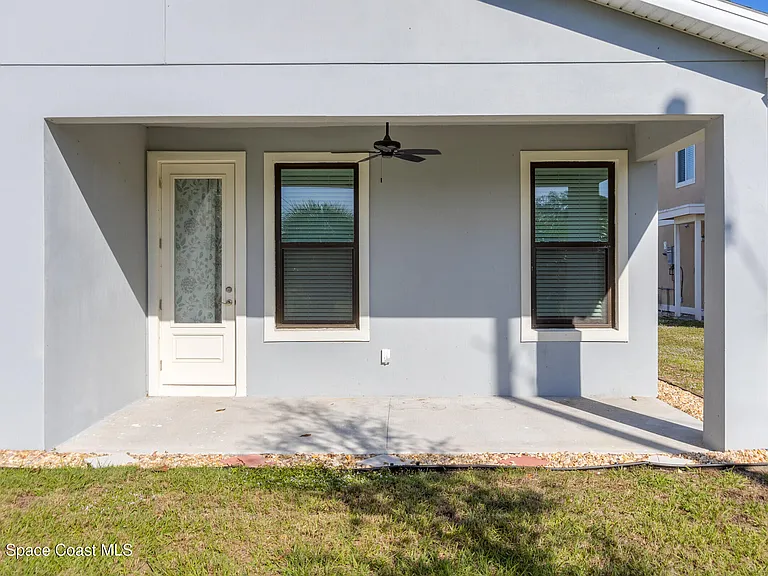 209 E Avenue B — Photo 25