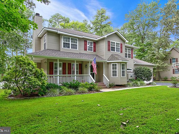 3rd image of 27 Manor Dr