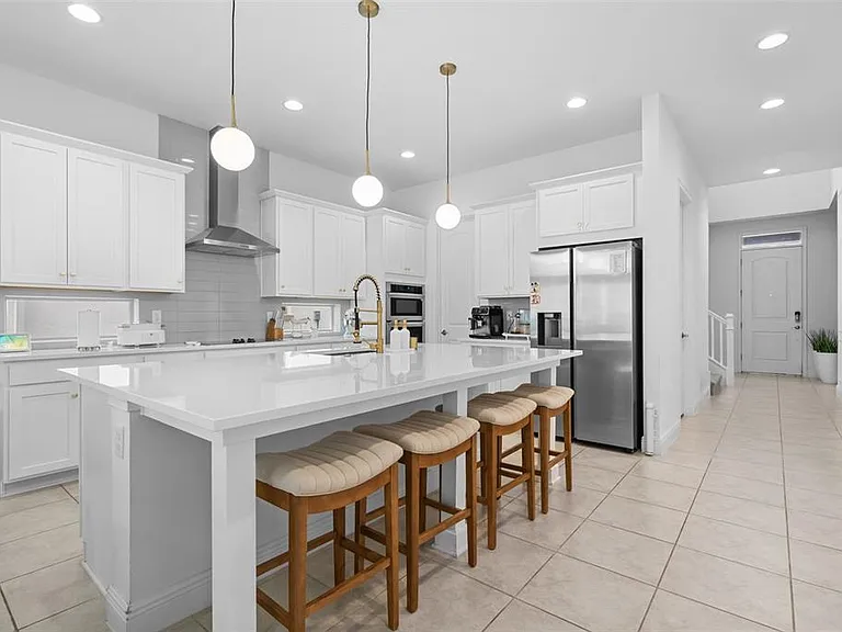 13736 Larkton Ln — Photo 12