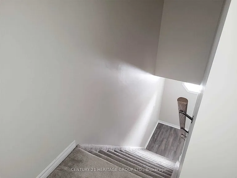 53 Ferndale Dr S #4 — Photo 18