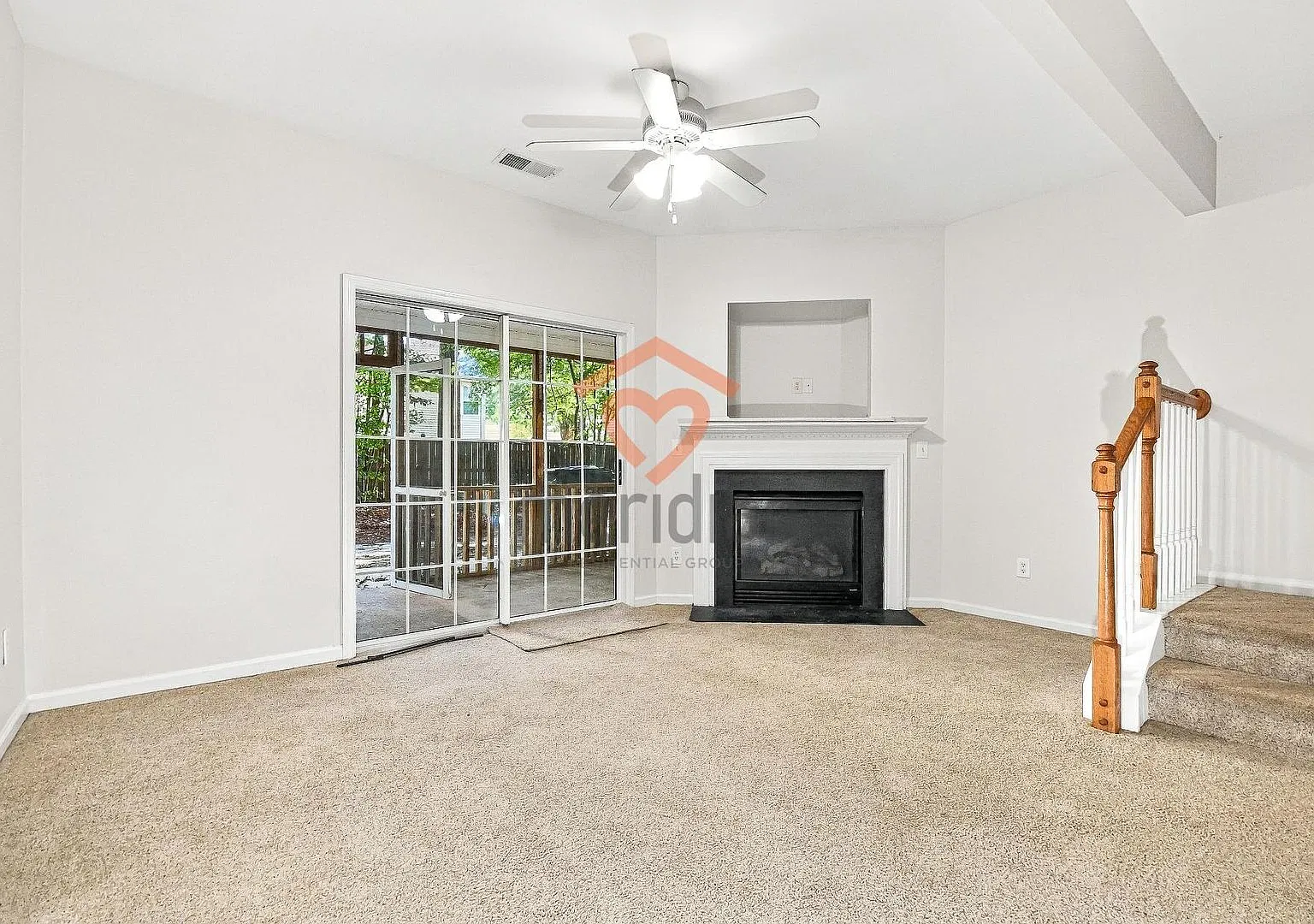 2 bedroom / 2.5 townhome ~ Move-in Today! — Photo 3