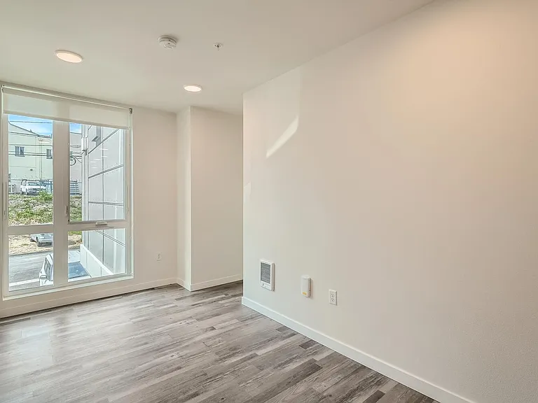 Welcome to AV Lofts! Beautiful views plus in-unit laundry! Up to 8 weeks free! — Photo 14