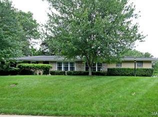 1421 N Geyer Rd, Saint Louis, MO