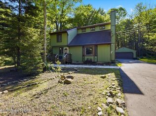 3125 Robert David Dr, Tobyhanna, PA 18466