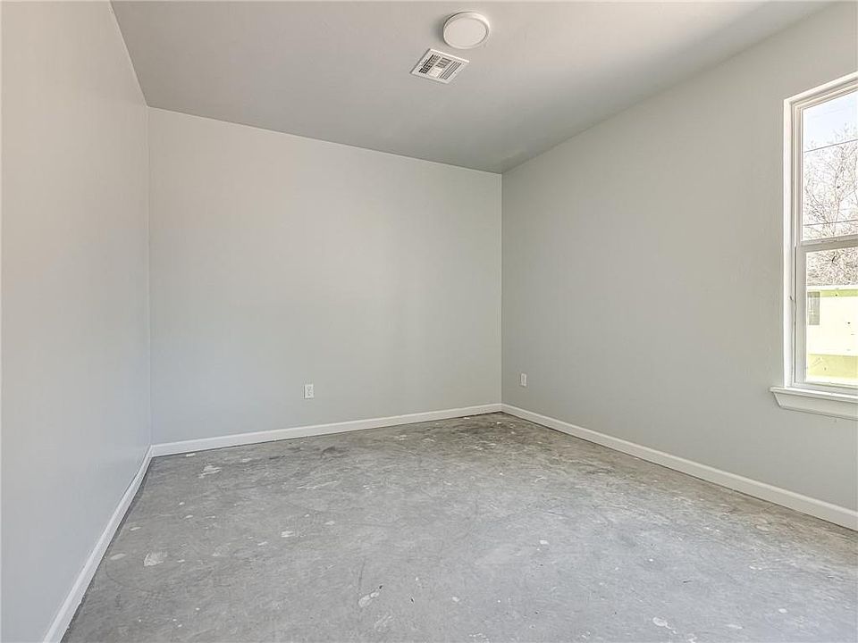 1st image of 2033 NE 12th St
