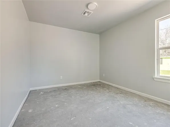 2033 NE 12th St, Oklahoma City, OK 73117