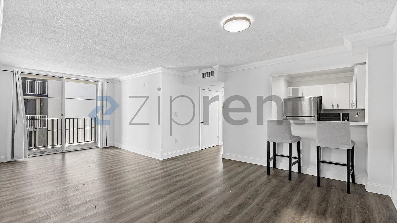2 bed, 786 sqft, $2,650 — Photo 3