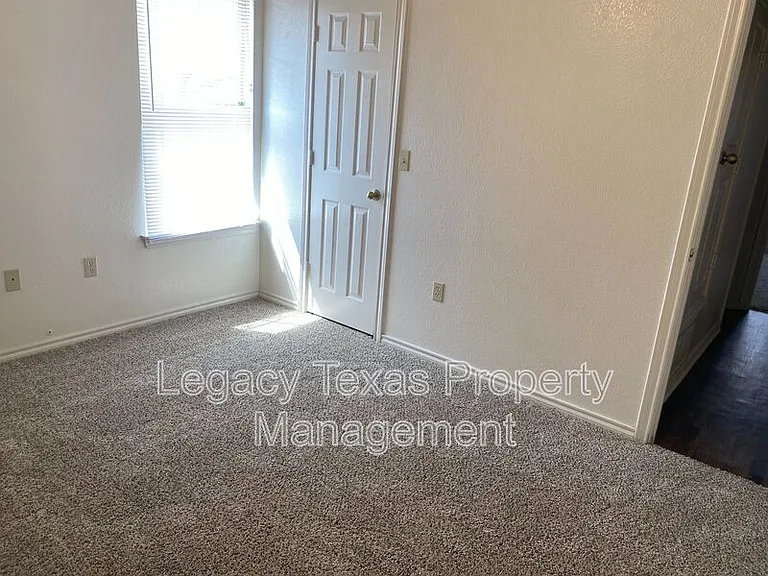 1108 Williams Ave #H — Photo 11