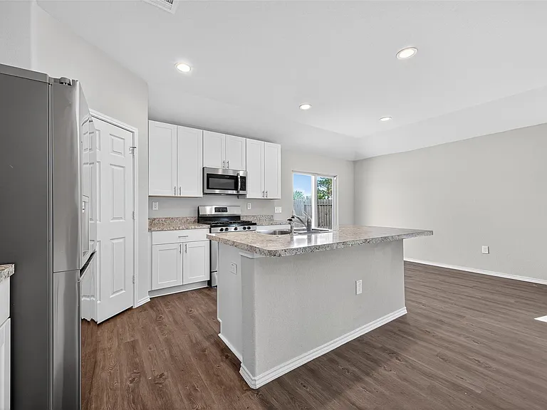 15171 Willow Tree Ln — Photo 18