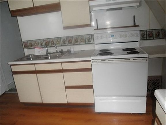 5th image of 107 E Livingston St