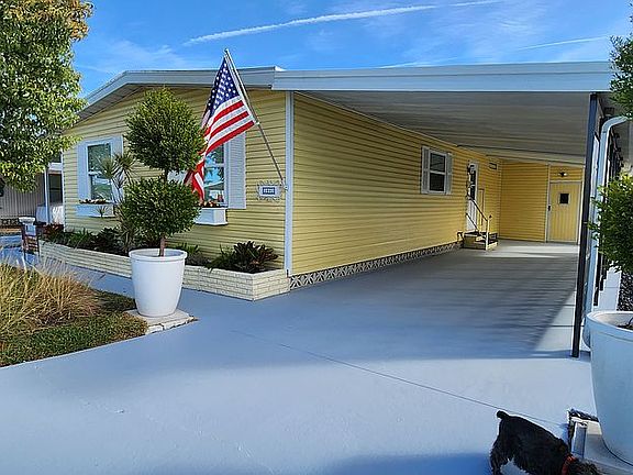 4th image of 2802 Palm Lake Dr