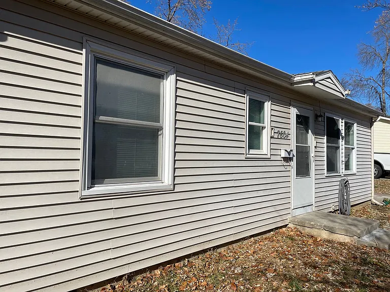 7504 Diane Ct — Photo 3