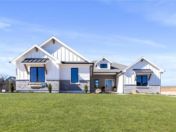 6624 Belmont Dr, Shawnee, KS 66226