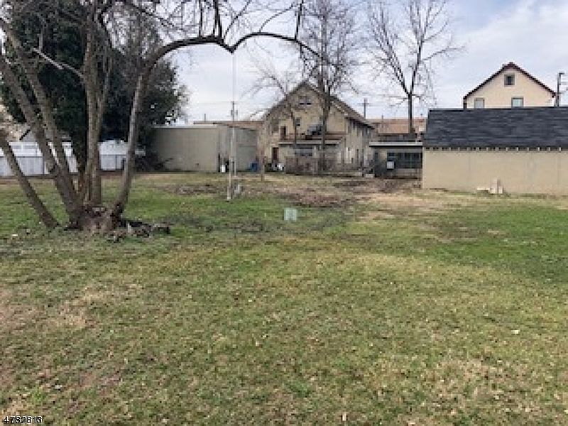 1st image of 608 Willow Ave