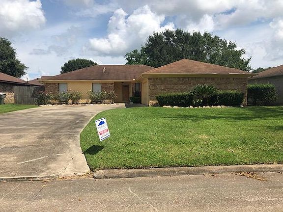 2nd image of 8308 Candlelight Cir