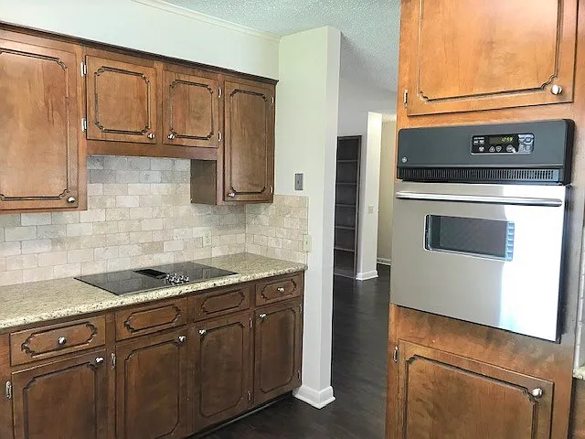 310 Eden Dr — Photo 4