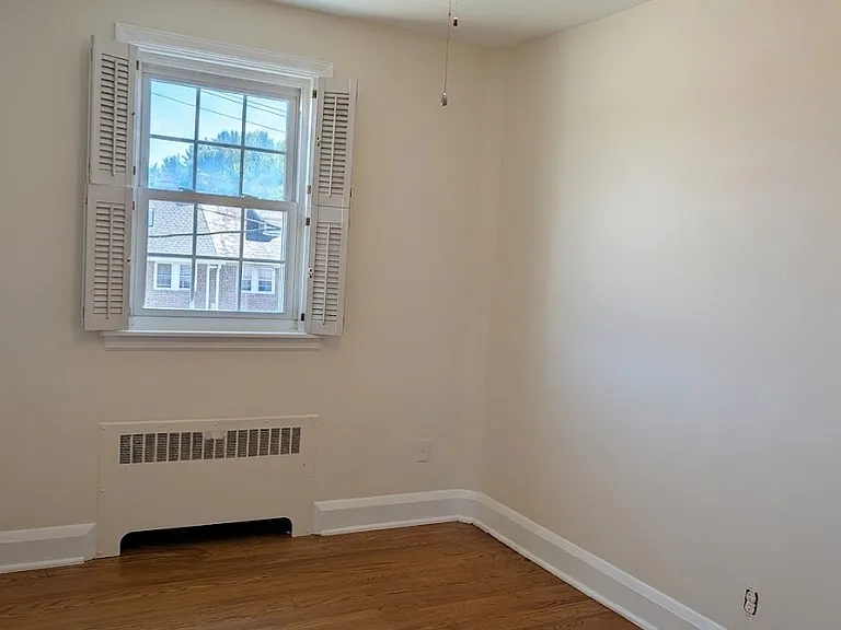 427 Regester Ave — Photo 17
