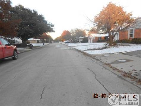 3rd image of 4709 Selkirk Dr