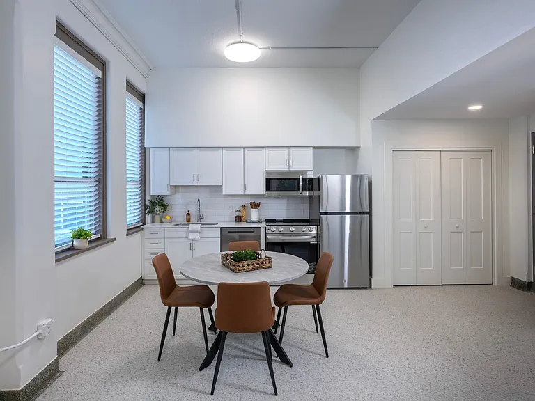 St Joseph Apartments — Photo 2