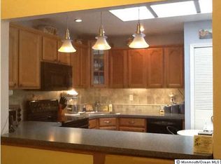 77 Lexington Ct, Holmdel, NJ 07733