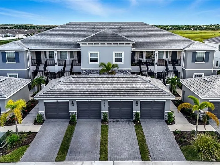 11861 Venetian Lagoon Dr — Photo 1