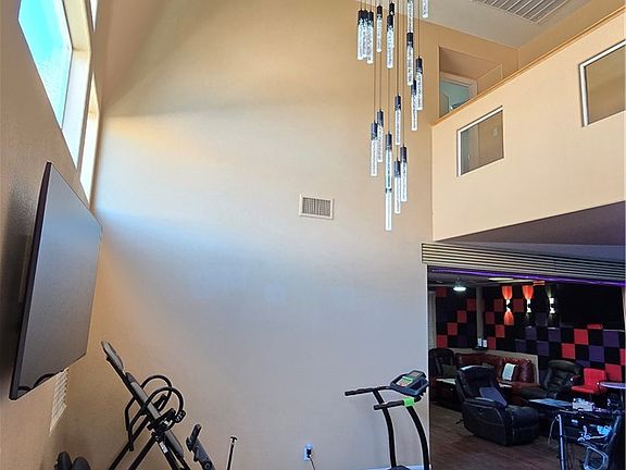 4th image of 3646 Solandra St
