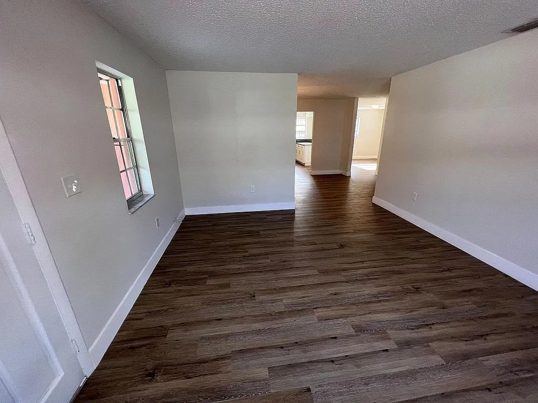 3 bed, 2.0 bath, 1500 sqft, $3,600 — Photo 3