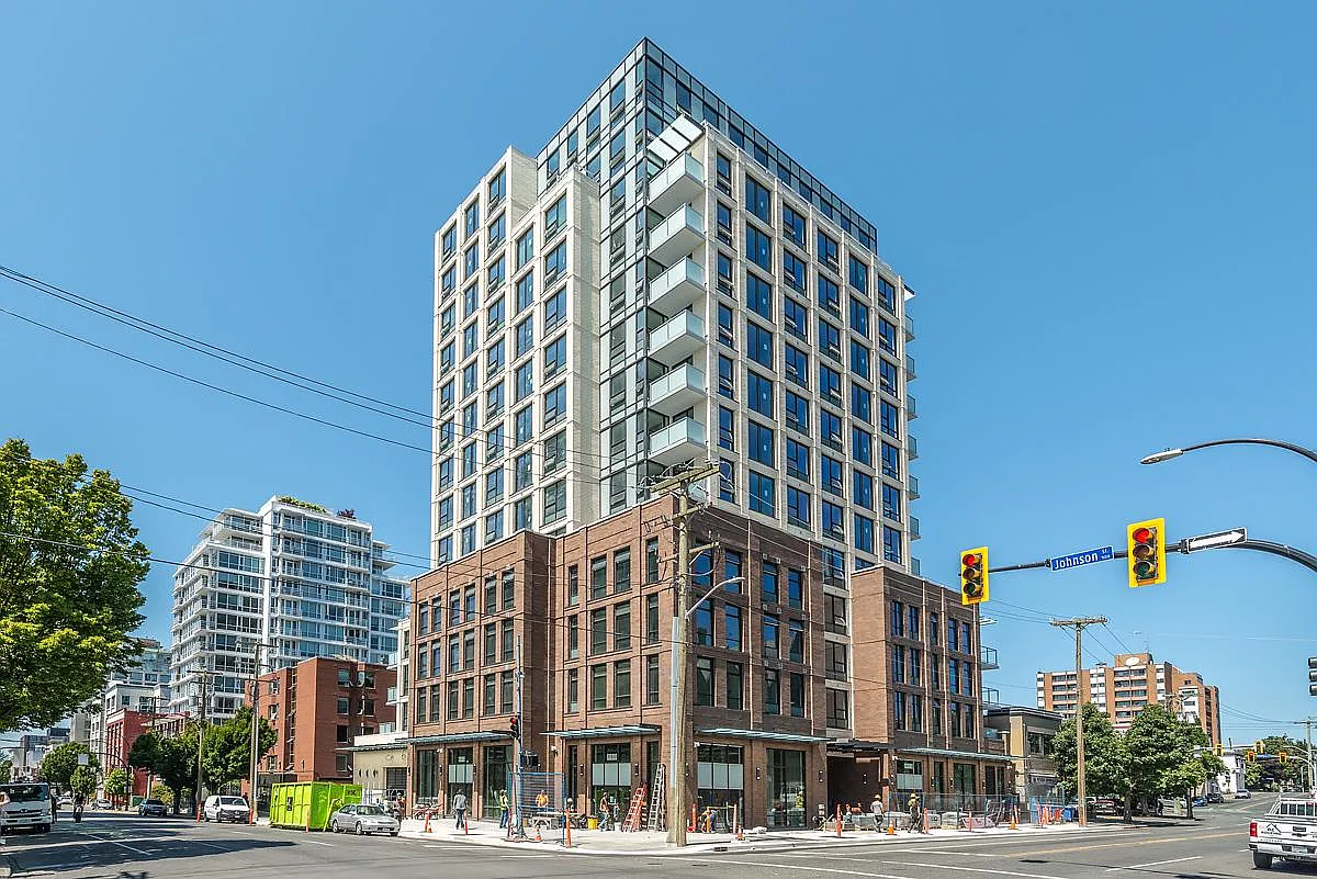 The Beacon at 1400 Quadra — Photo 2