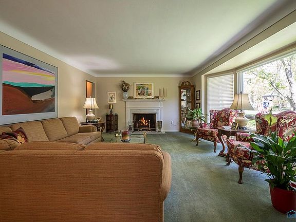 5th image of 3963 W Bancroft St