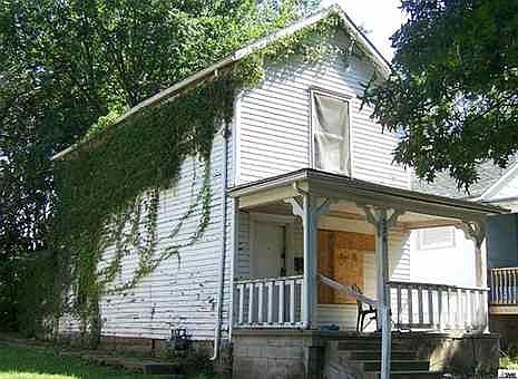 2nd image of 326 SW Tyler St