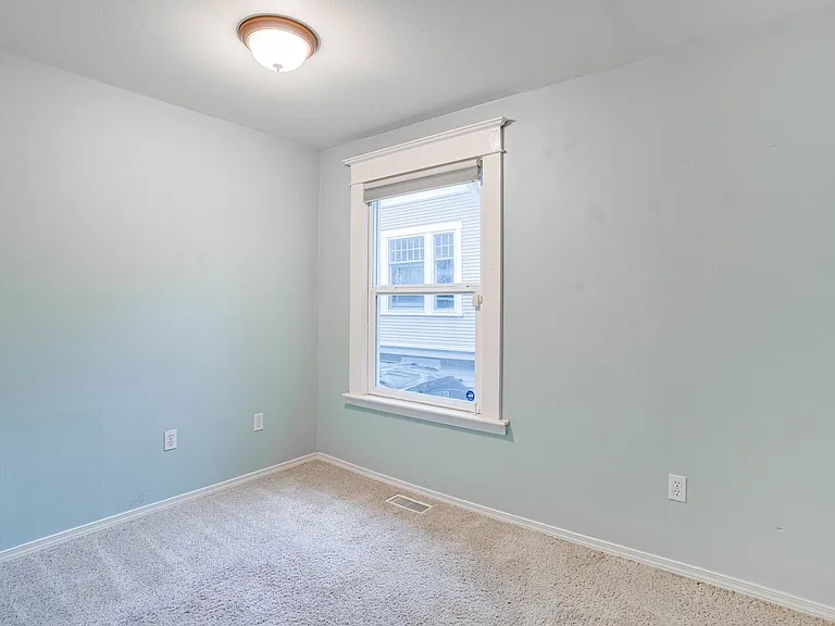 6520 21st Ave NW — Photo 8