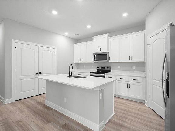 3rd image of 1822 Gaiety Way