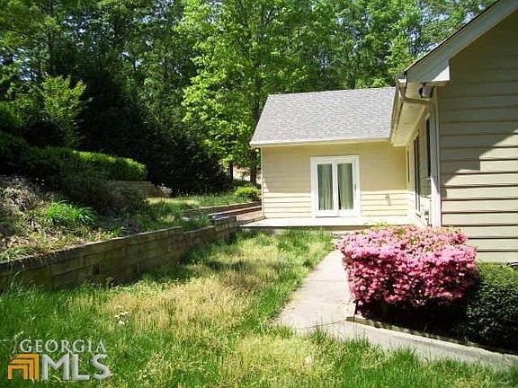 3rd image of 2396 Meredith Dr