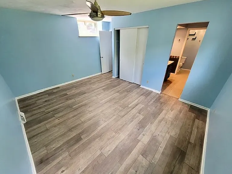 818 Eastchester Dr — Photo 14
