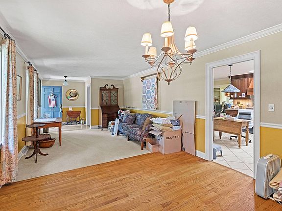 3rd image of 1805 Forest Acres Dr