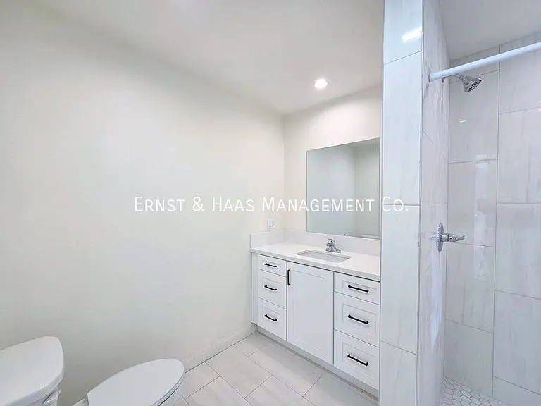 321 Chestnut Ave #2 — Photo 6